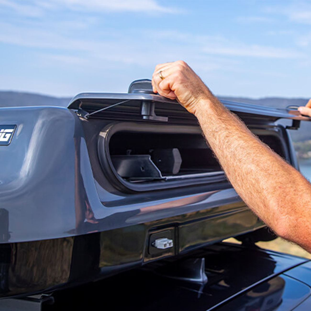 ARB Altitude Electronic Opening Rooftop Tent